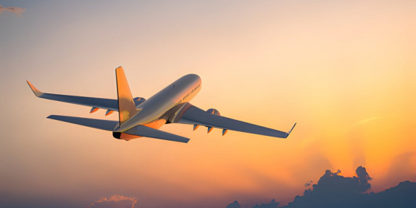 Trasporto aereo, accordo sul contratto: aumenti e nuove tutele